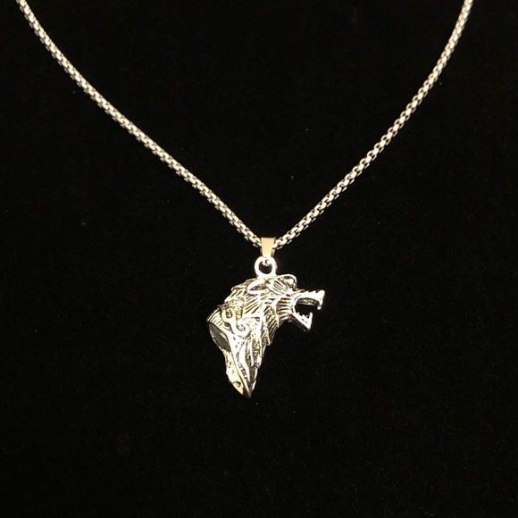 unbranded Jewelry - Silver Tone Wolf Head Pendant Necklace